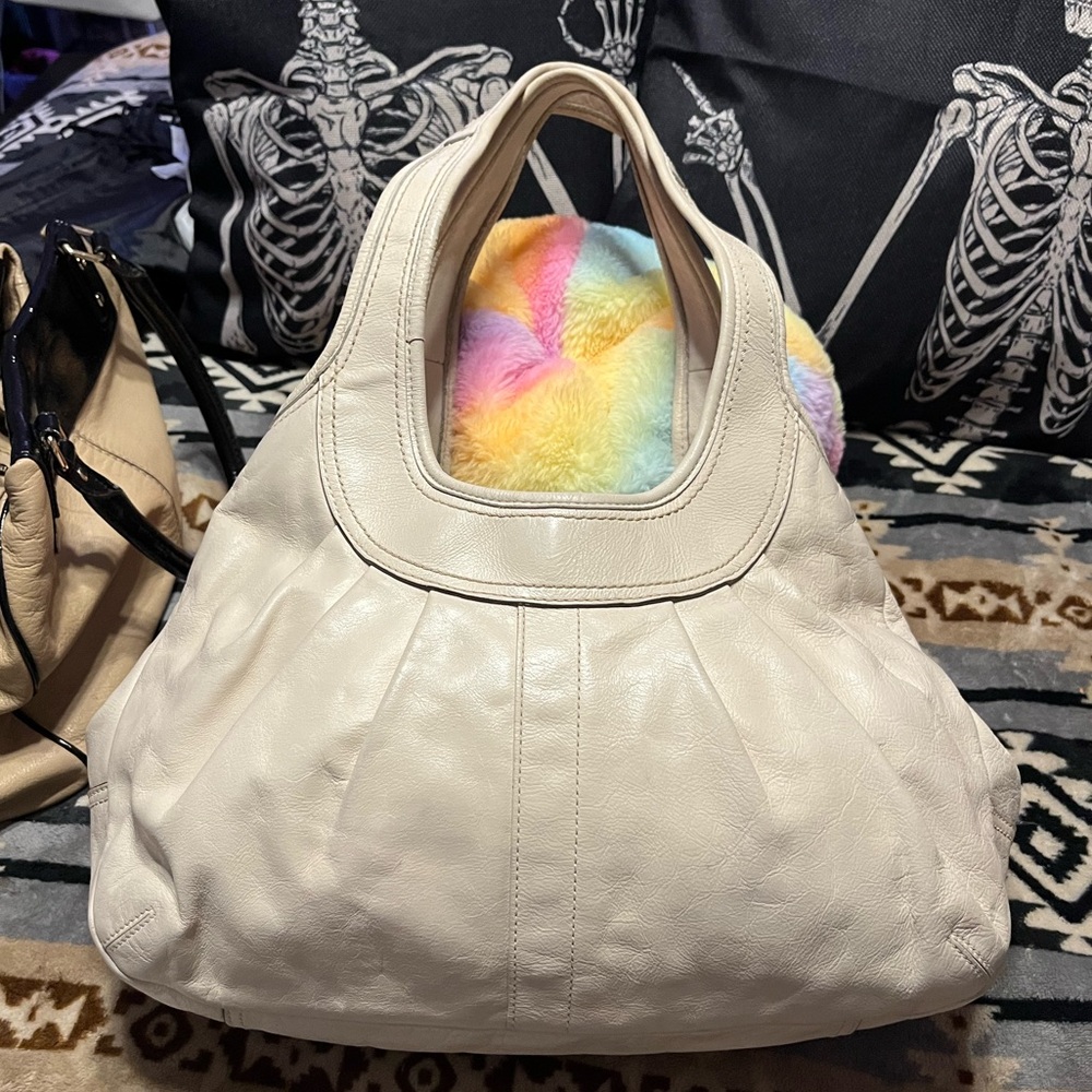 Coach EUC Ergo Leather Pleated Kiss Lock Handbag